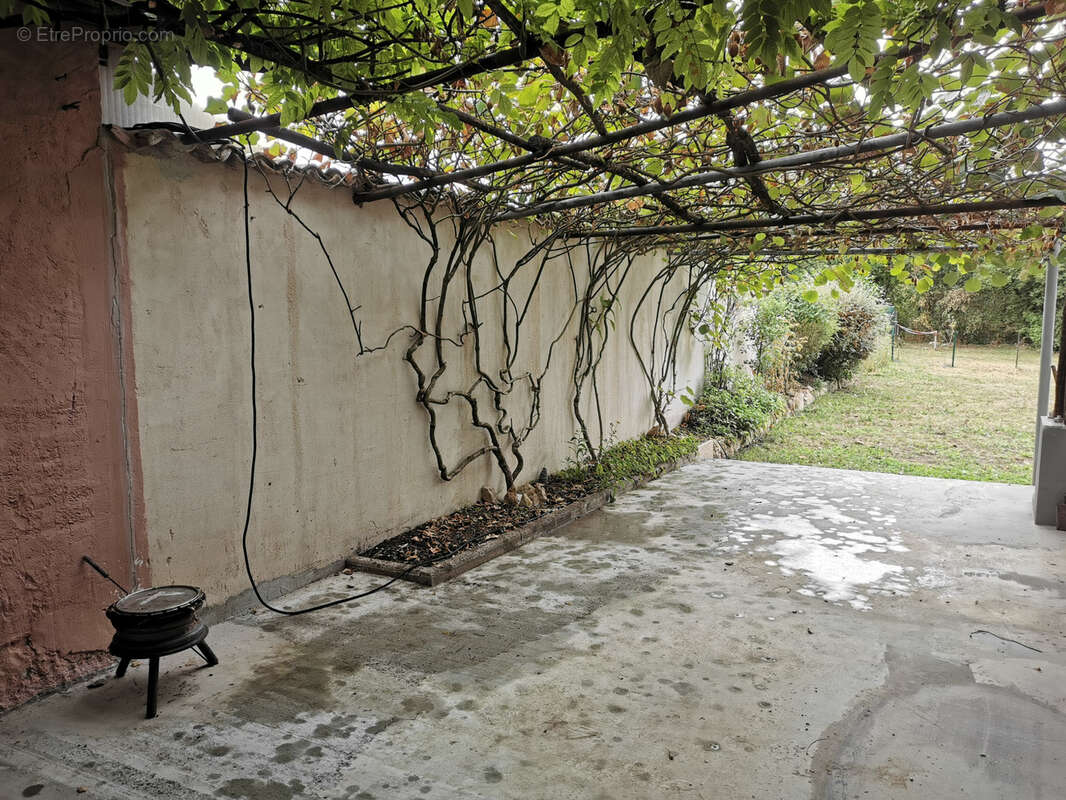 Maison à SERRIERES-DE-BRIORD