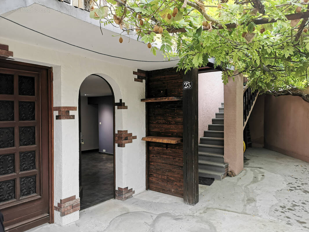 Maison à SERRIERES-DE-BRIORD