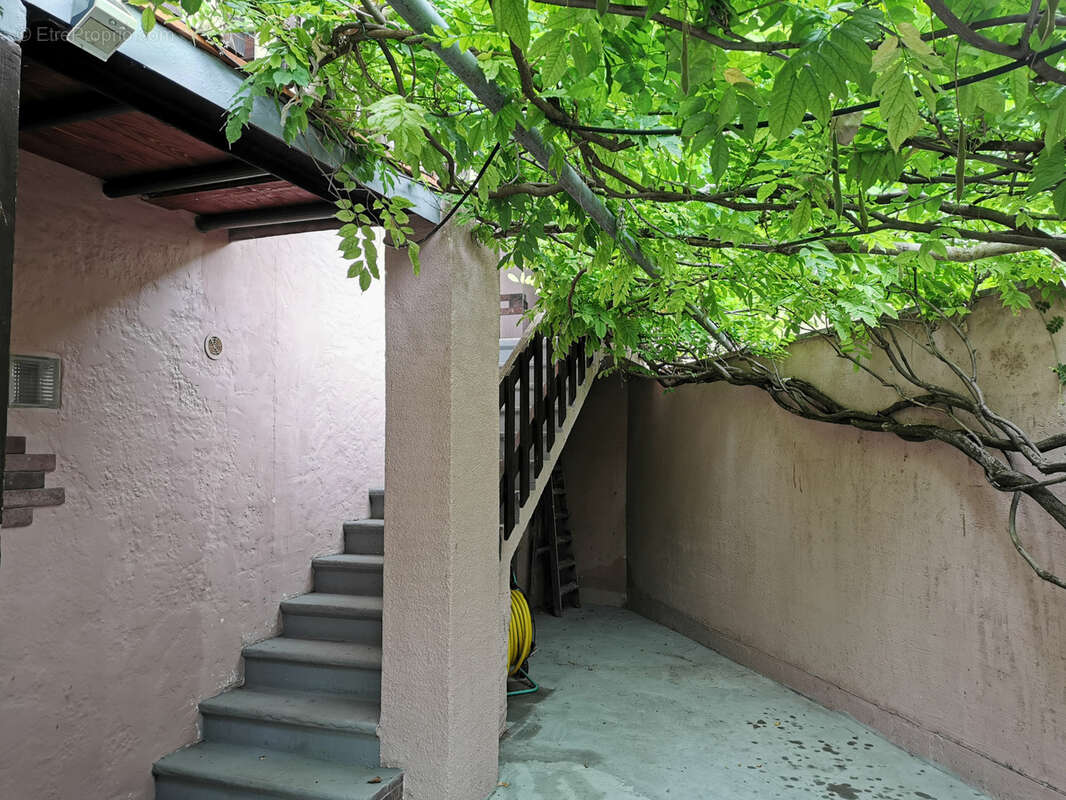 Maison à SERRIERES-DE-BRIORD