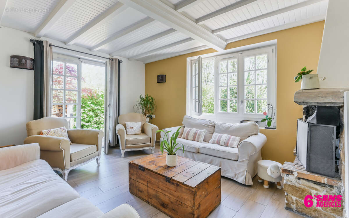 Maison à FRANCHEVILLE