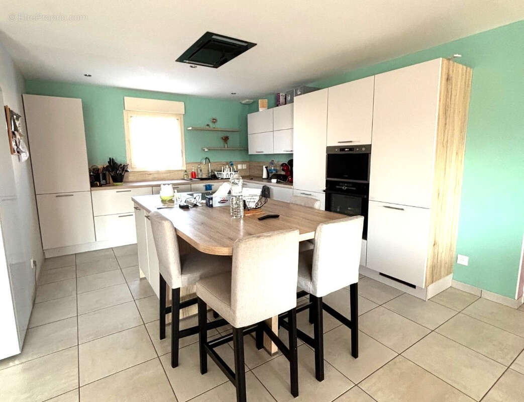 Maison à CHEMILLY-SUR-YONNE