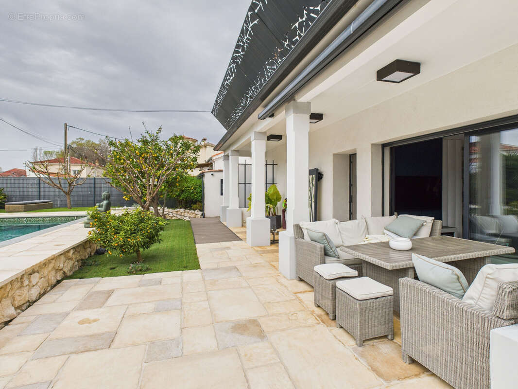 Maison à LA VALETTE-DU-VAR