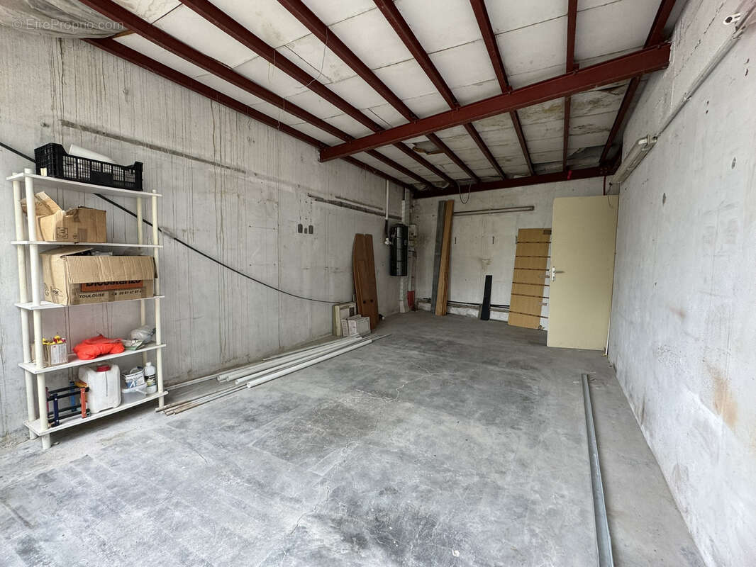 Commerce à ONET-LE-CHATEAU