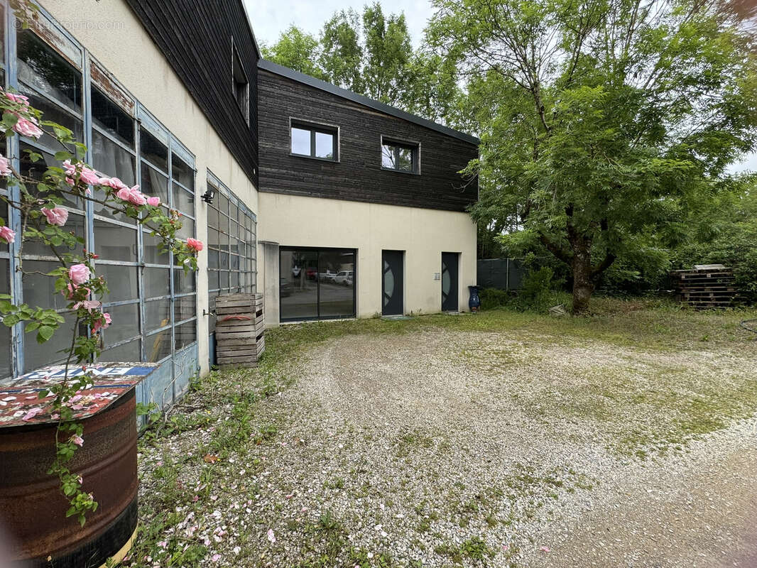 Commerce à ONET-LE-CHATEAU