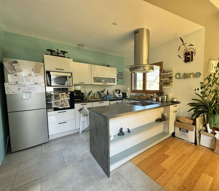 Commerce à ONET-LE-CHATEAU