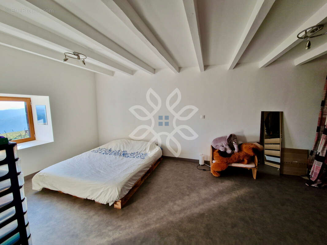 Maison à AURIAC-L&#039;EGLISE