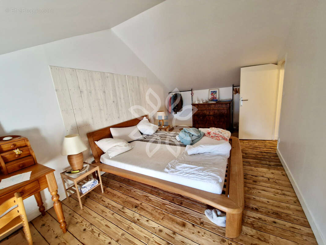 Maison à AURIAC-L&#039;EGLISE