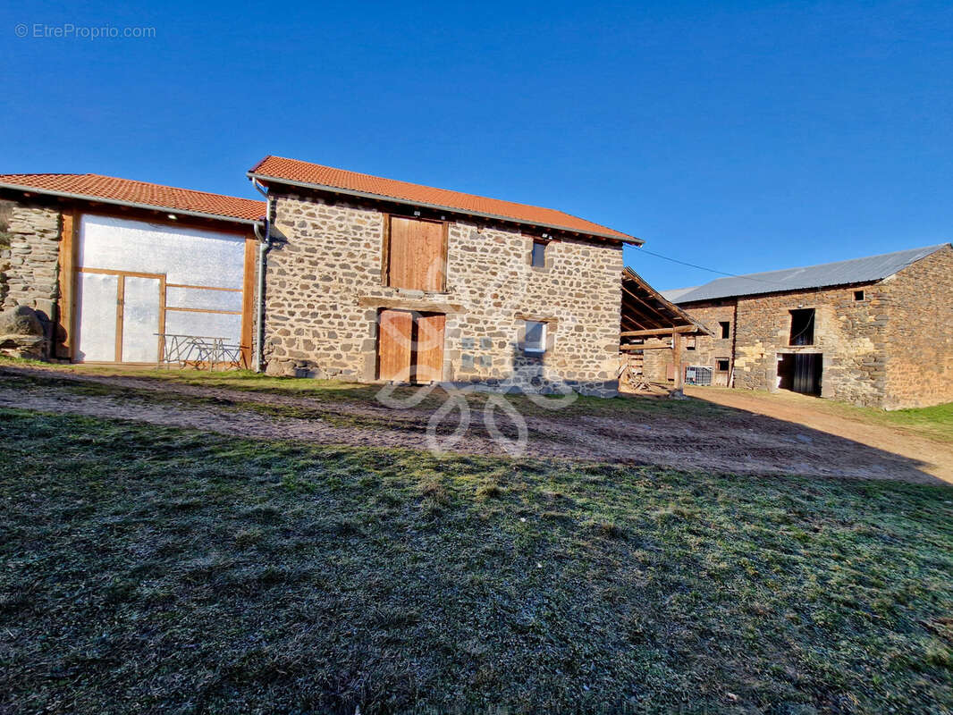 Maison à AURIAC-L&#039;EGLISE