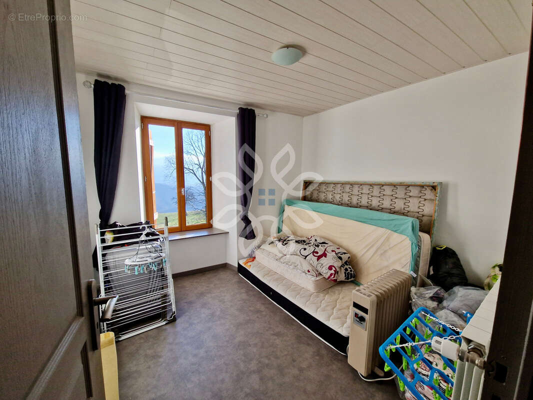 Maison à AURIAC-L&#039;EGLISE