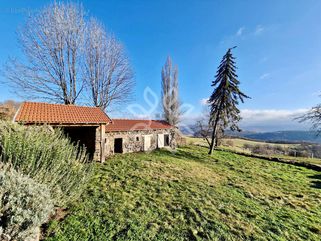 Maison à AURIAC-L&#039;EGLISE