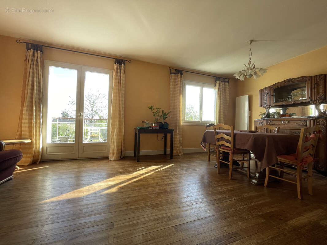 Maison à SAINT-GEREON