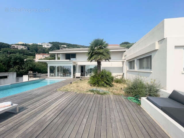 Maison à SAN-MARTINO-DI-LOTA