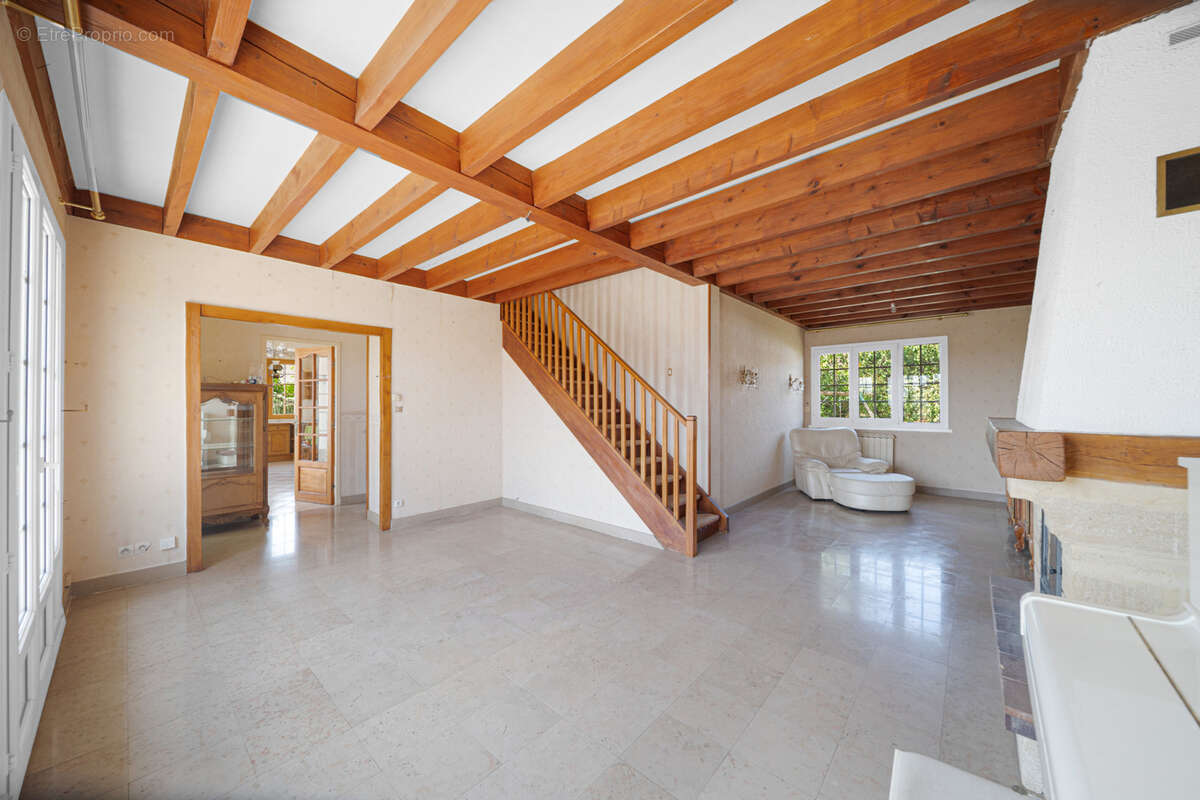 Maison à SAVIGNY-LE-SEC