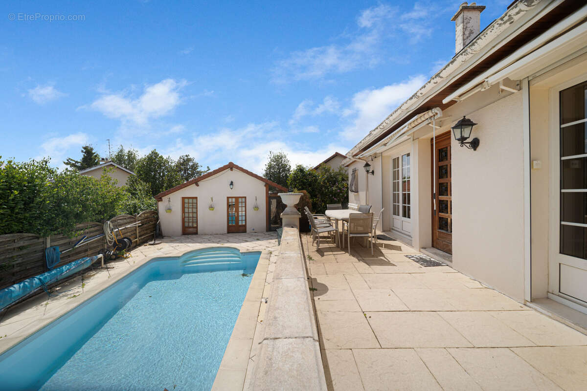 Maison à SAVIGNY-LE-SEC