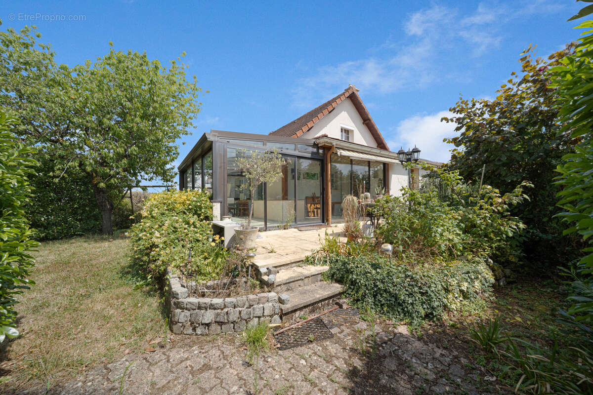 Maison à SAVIGNY-LE-SEC