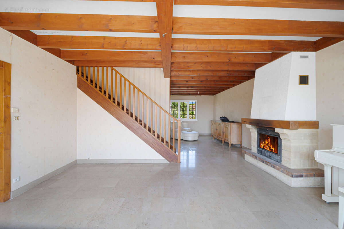 Maison à SAVIGNY-LE-SEC