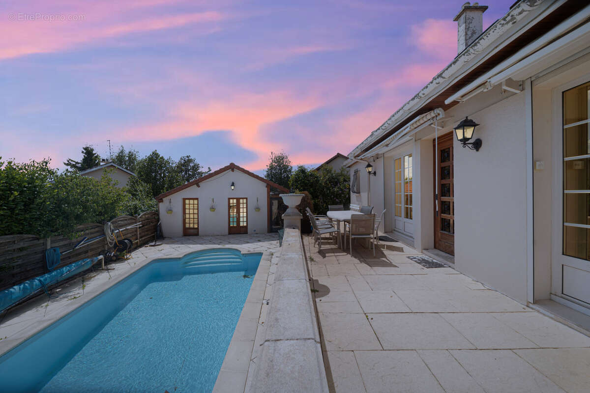 Maison à SAVIGNY-LE-SEC