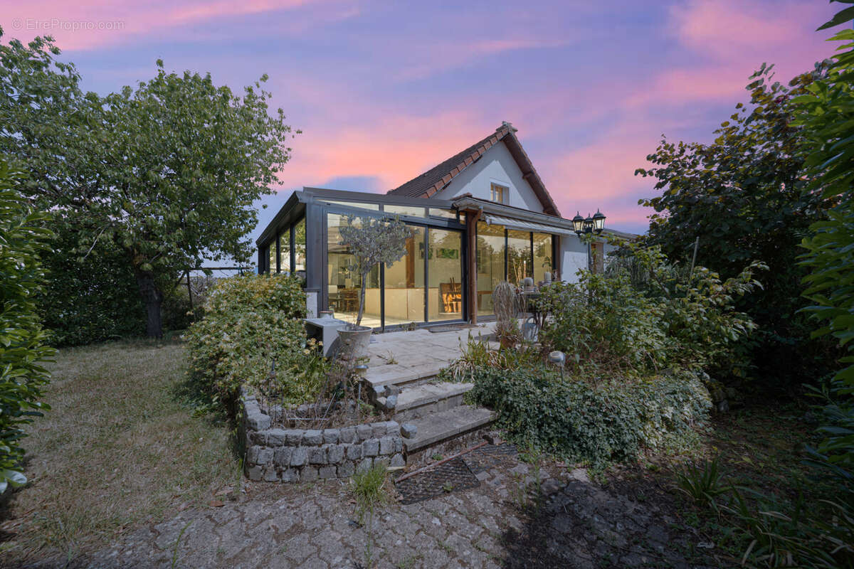 Maison à SAVIGNY-LE-SEC