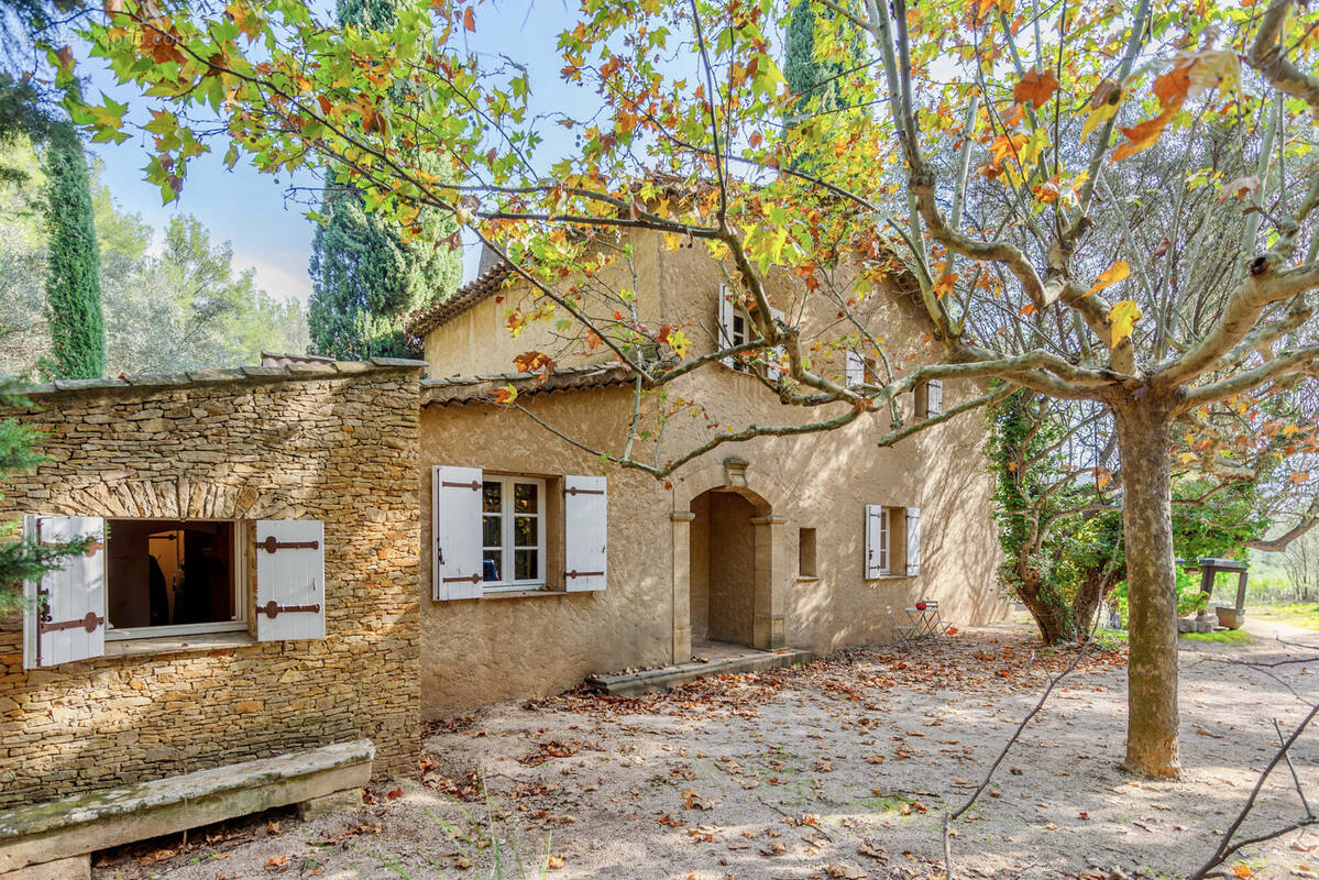 Maison à LE REVEST-LES-EAUX