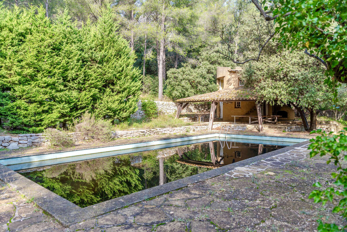 Maison à LE REVEST-LES-EAUX