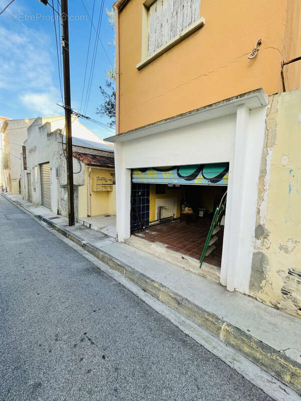 Parking à LA SEYNE-SUR-MER
