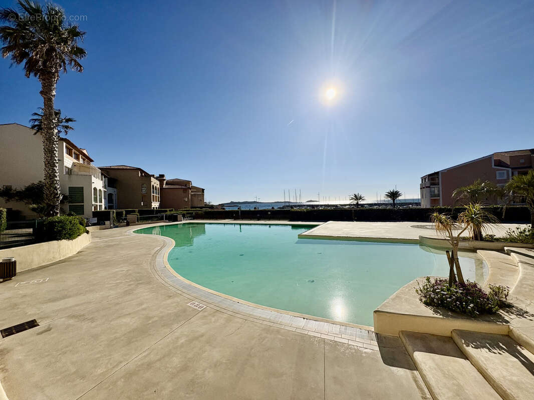 Appartement à SIX-FOURS-LES-PLAGES