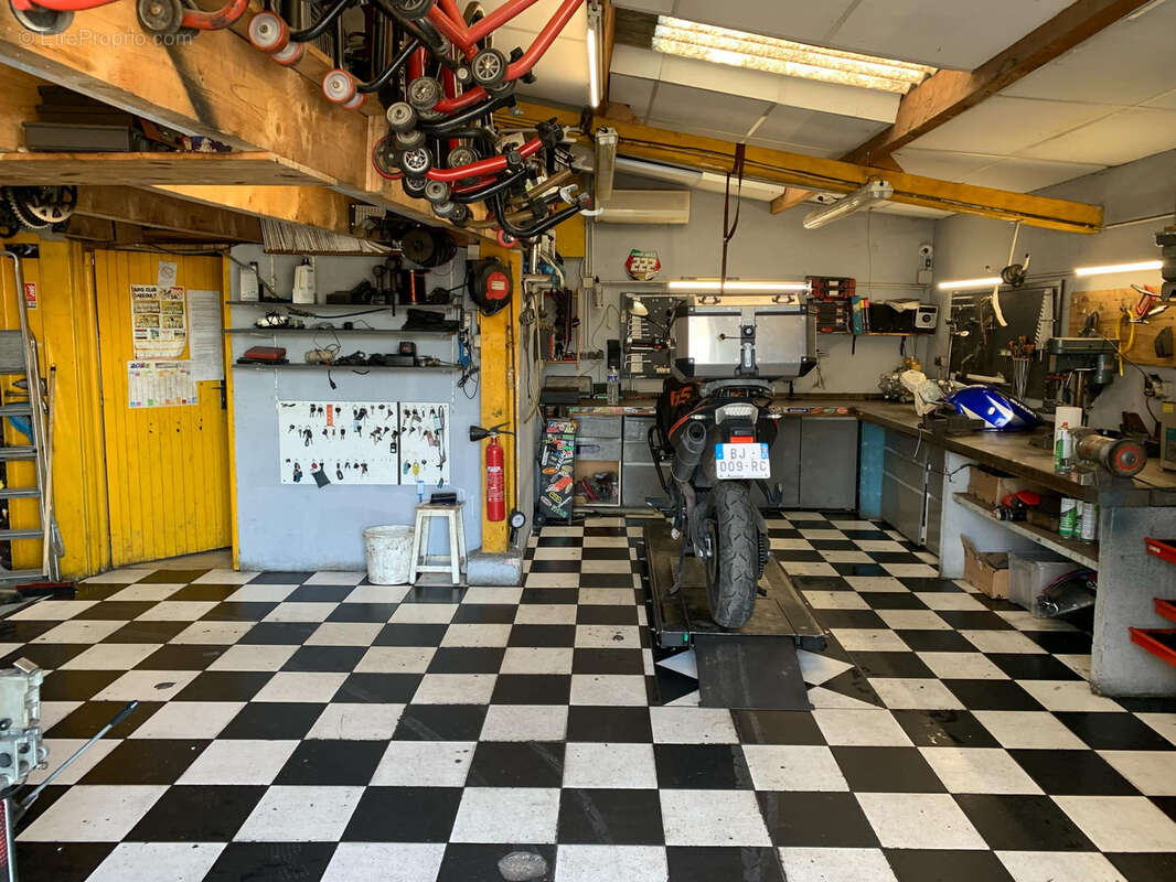 Commerce à SOLLIES-PONT