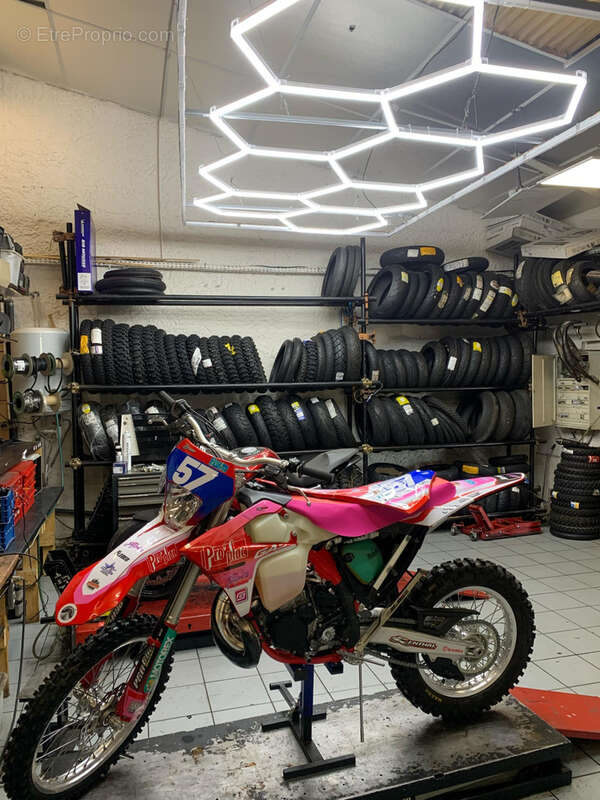 Commerce à SOLLIES-PONT