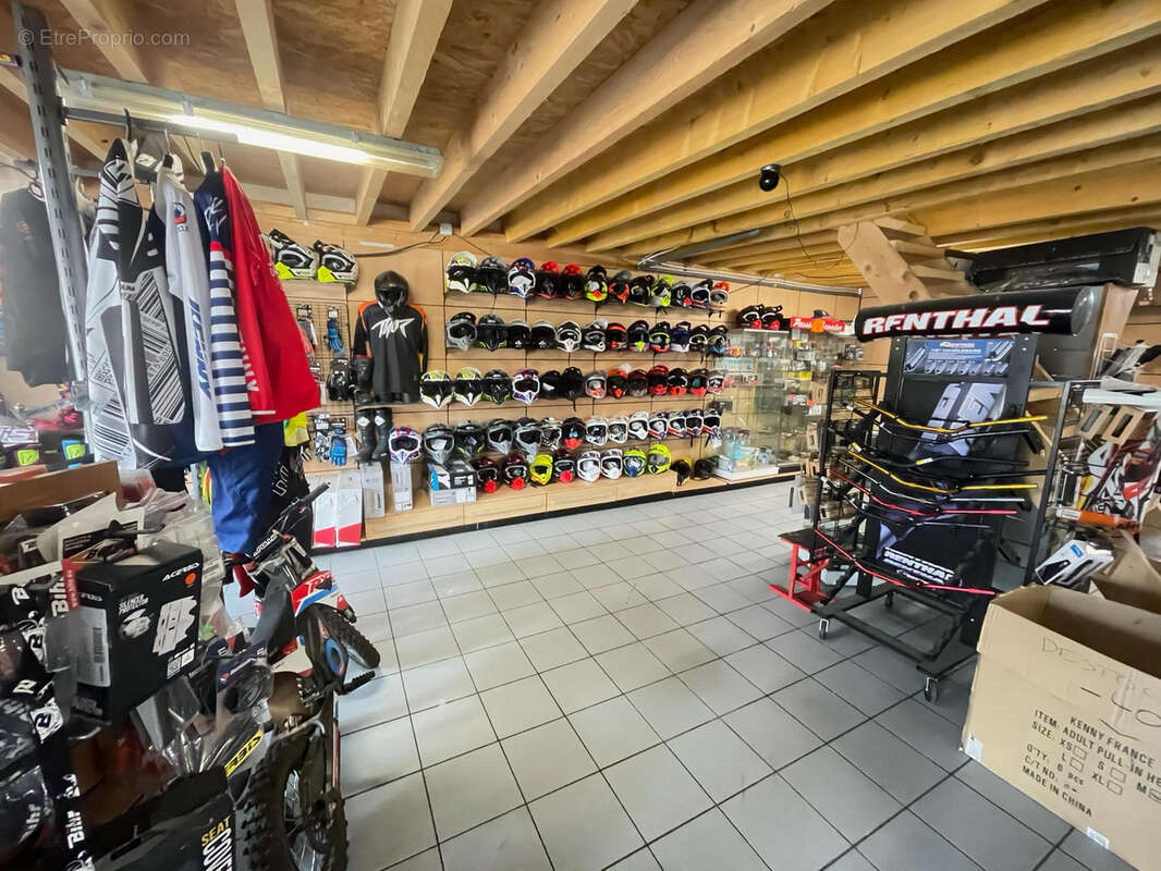 Commerce à SOLLIES-PONT