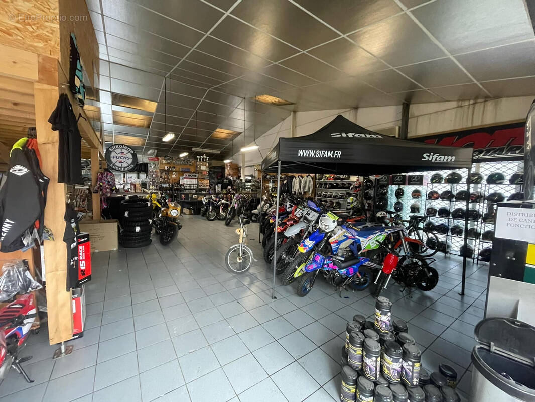 Commerce à SOLLIES-PONT