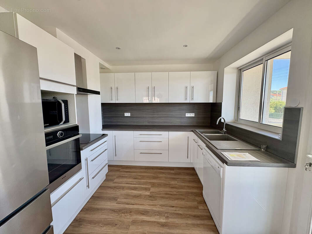 Appartement à SIX-FOURS-LES-PLAGES