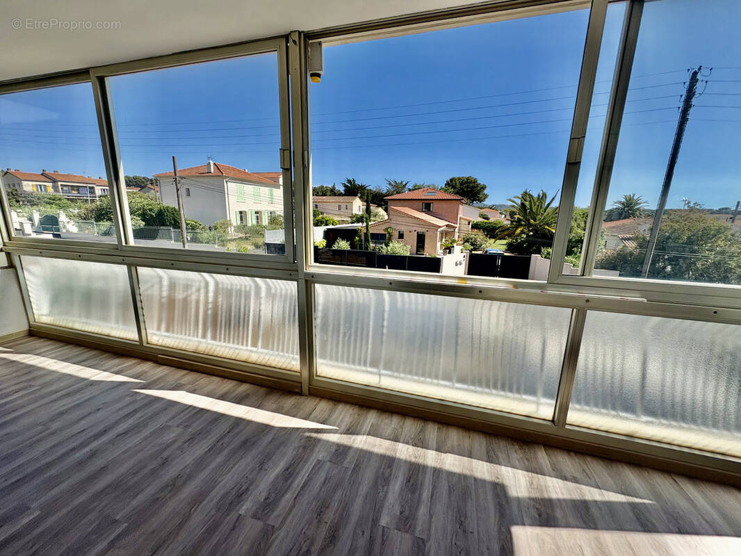 Appartement à SIX-FOURS-LES-PLAGES