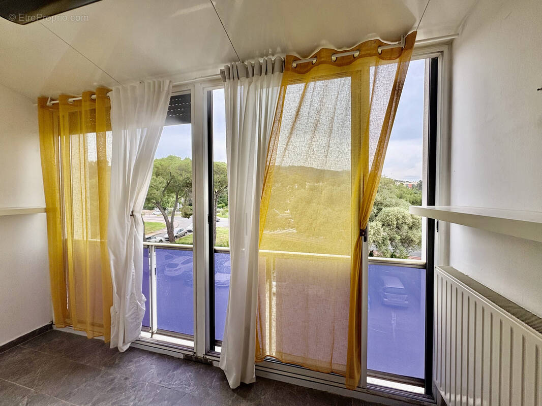 Appartement à HYERES