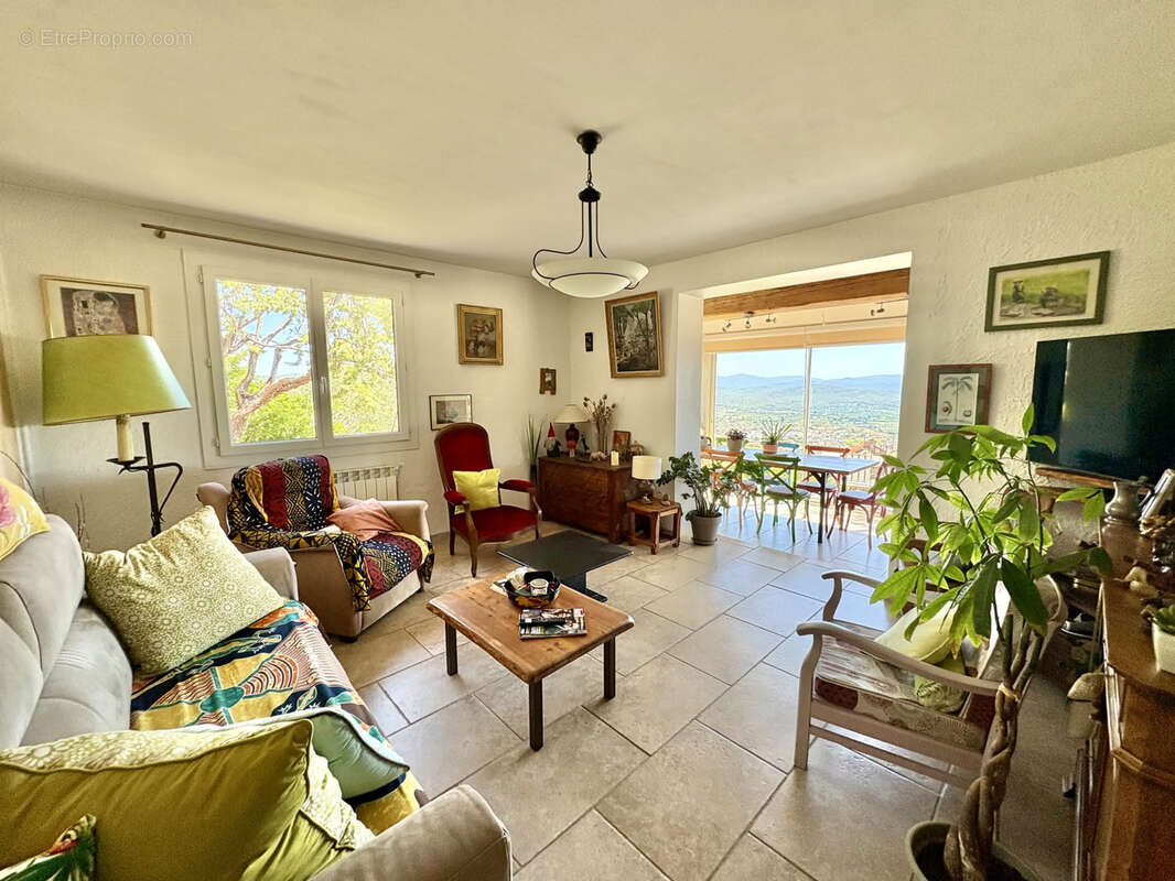 Maison à SOLLIES-VILLE