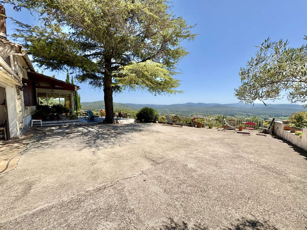 Maison à SOLLIES-VILLE