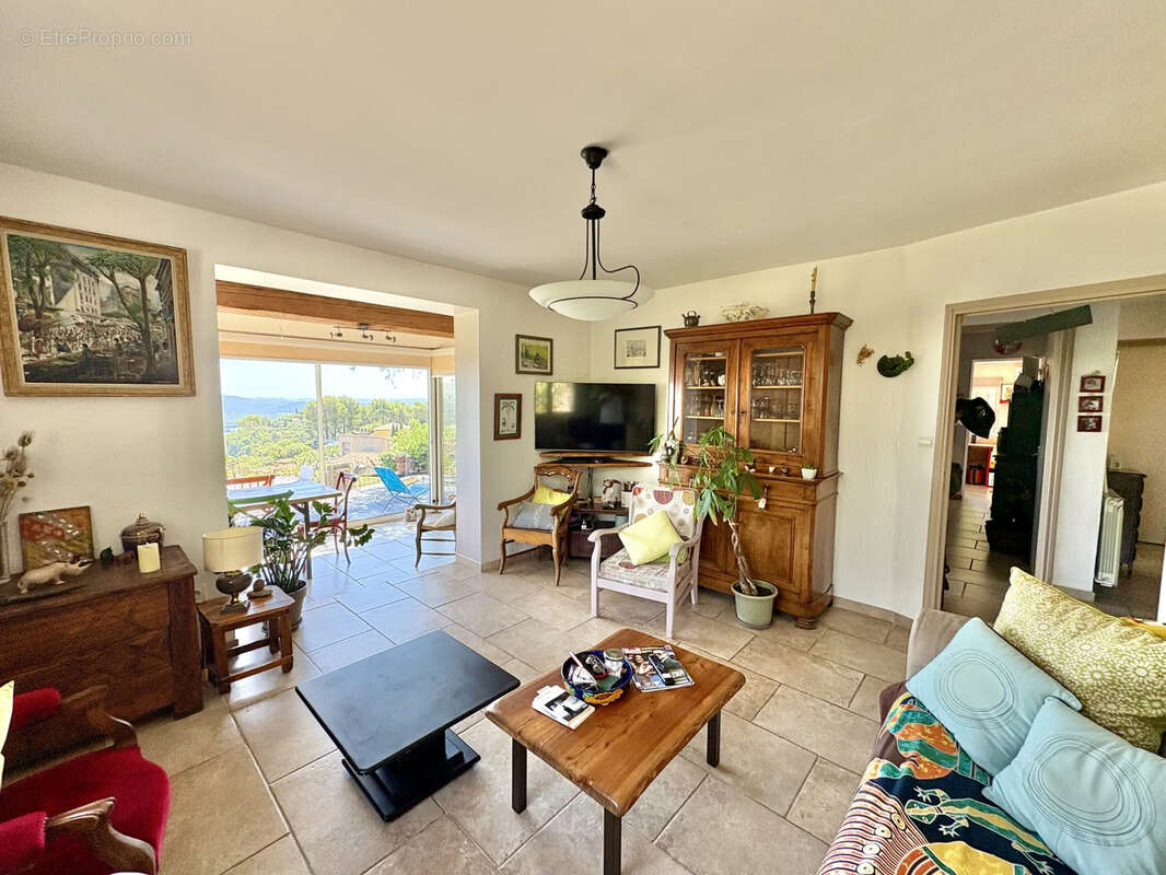 Maison à SOLLIES-VILLE