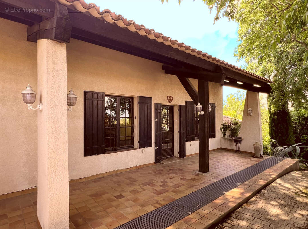 Maison à GALLARGUES-LE-MONTUEUX