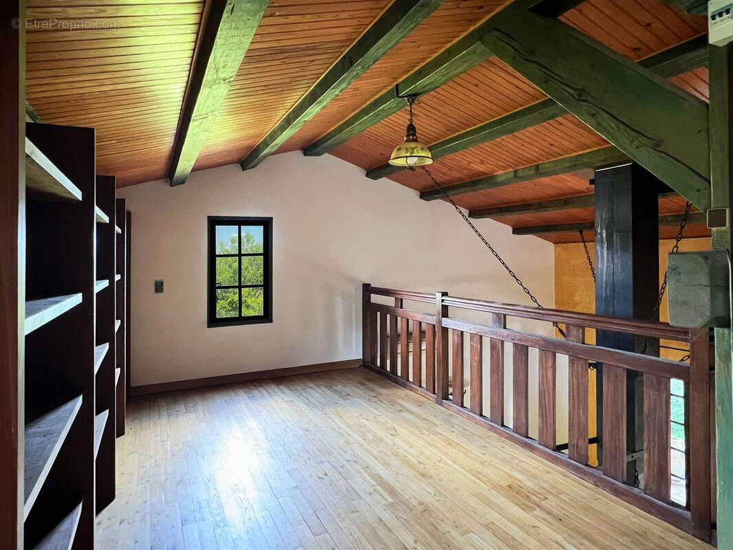 Maison à GALLARGUES-LE-MONTUEUX