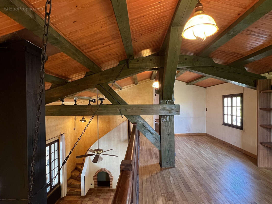 Maison à GALLARGUES-LE-MONTUEUX