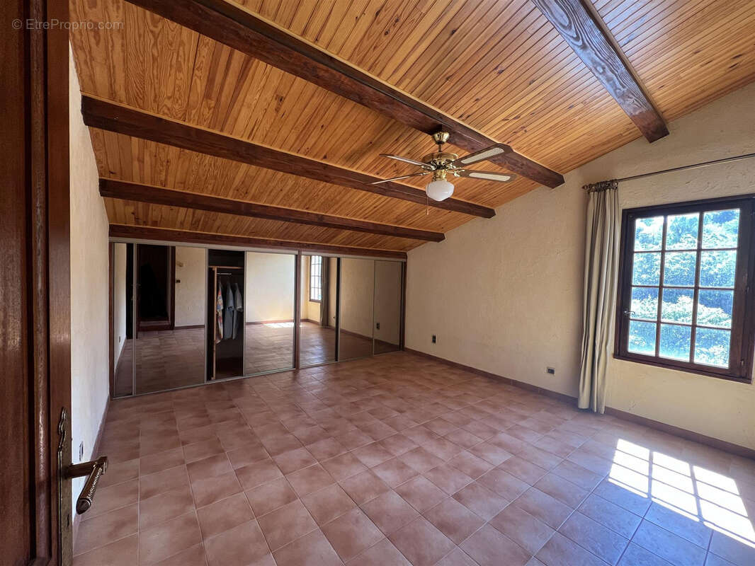 Maison à GALLARGUES-LE-MONTUEUX