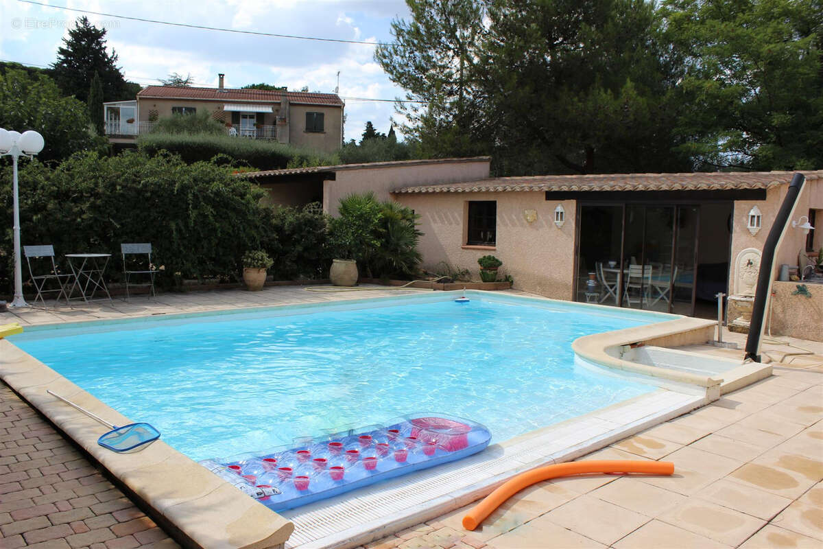 Maison à GALLARGUES-LE-MONTUEUX