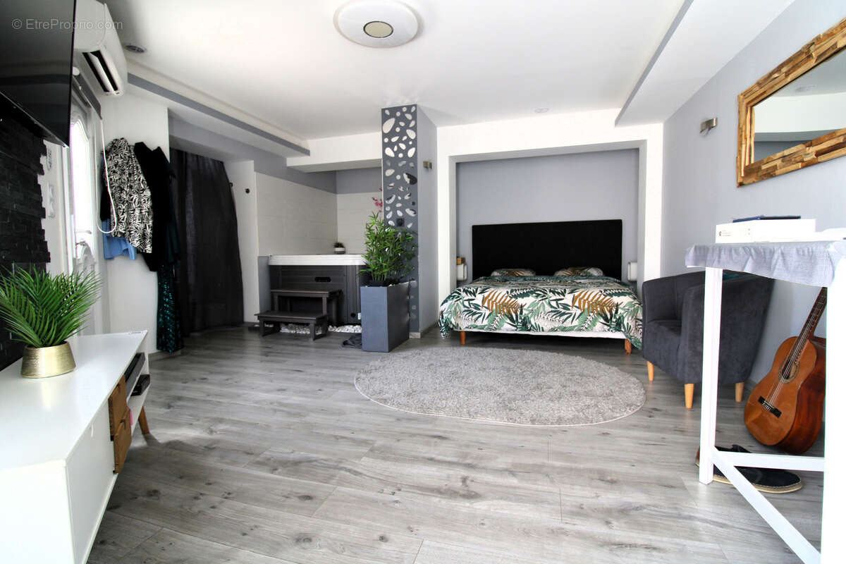 Maison à BELLEGARDE