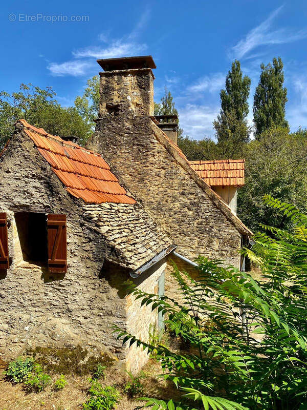 Maison à CARSAC-AILLAC