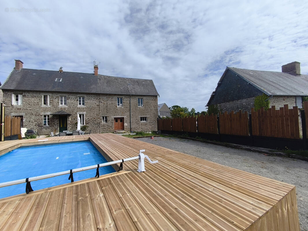 Maison à SAINT-SAUVEUR-LA-POMMERAYE