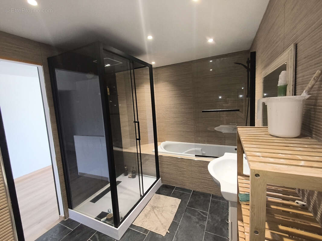 Maison à SAINT-SAUVEUR-LA-POMMERAYE