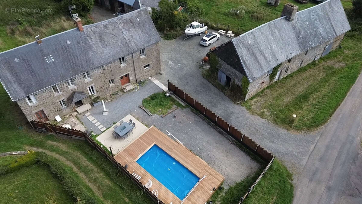 Maison à SAINT-SAUVEUR-LA-POMMERAYE