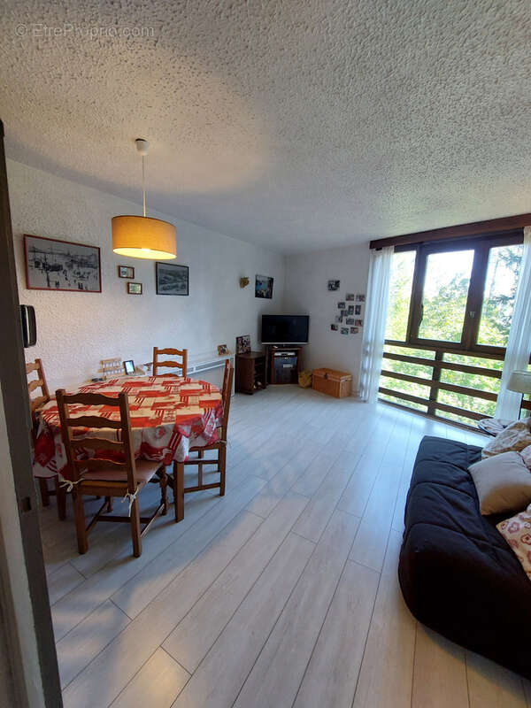 Appartement à UVERNET-FOURS