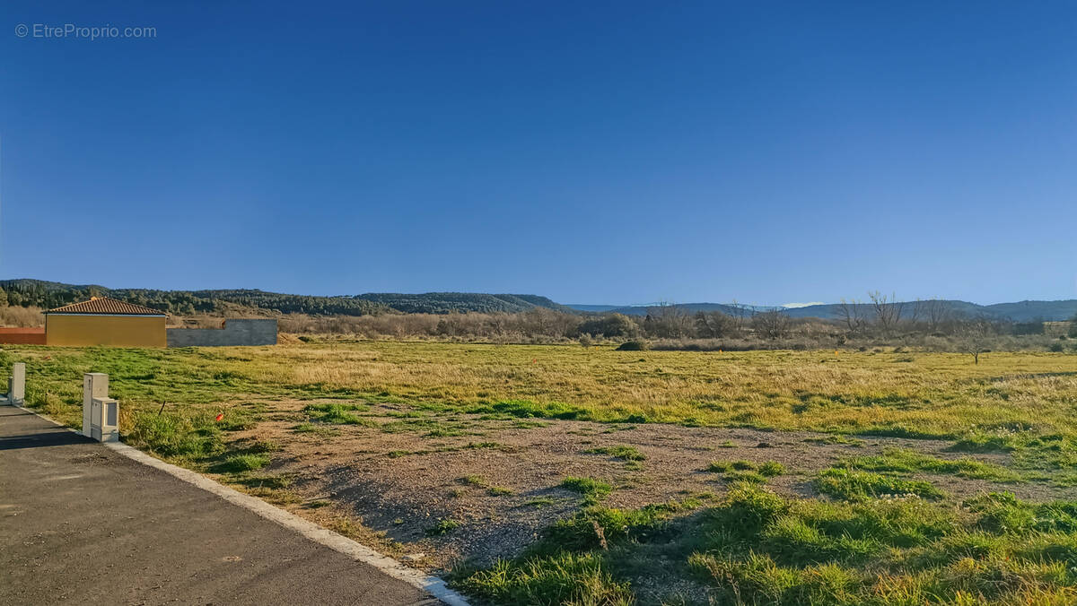Terrain à FERRALS-LES-CORBIERES
