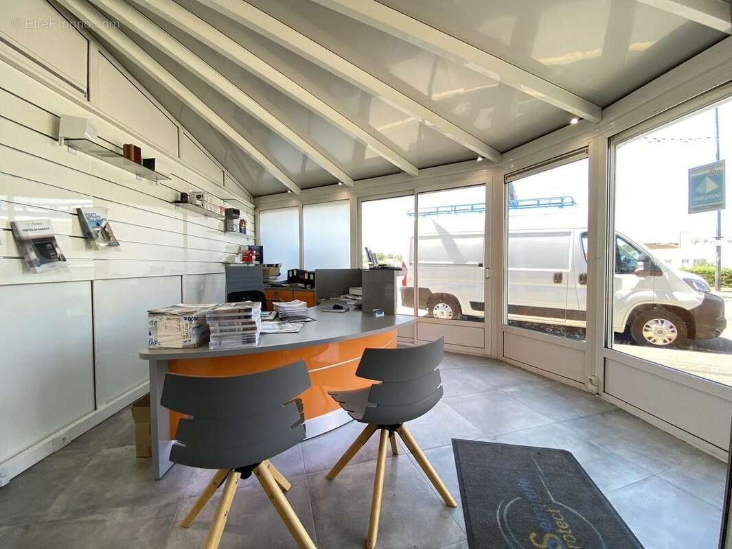 Commerce à VIGNEUX-SUR-SEINE