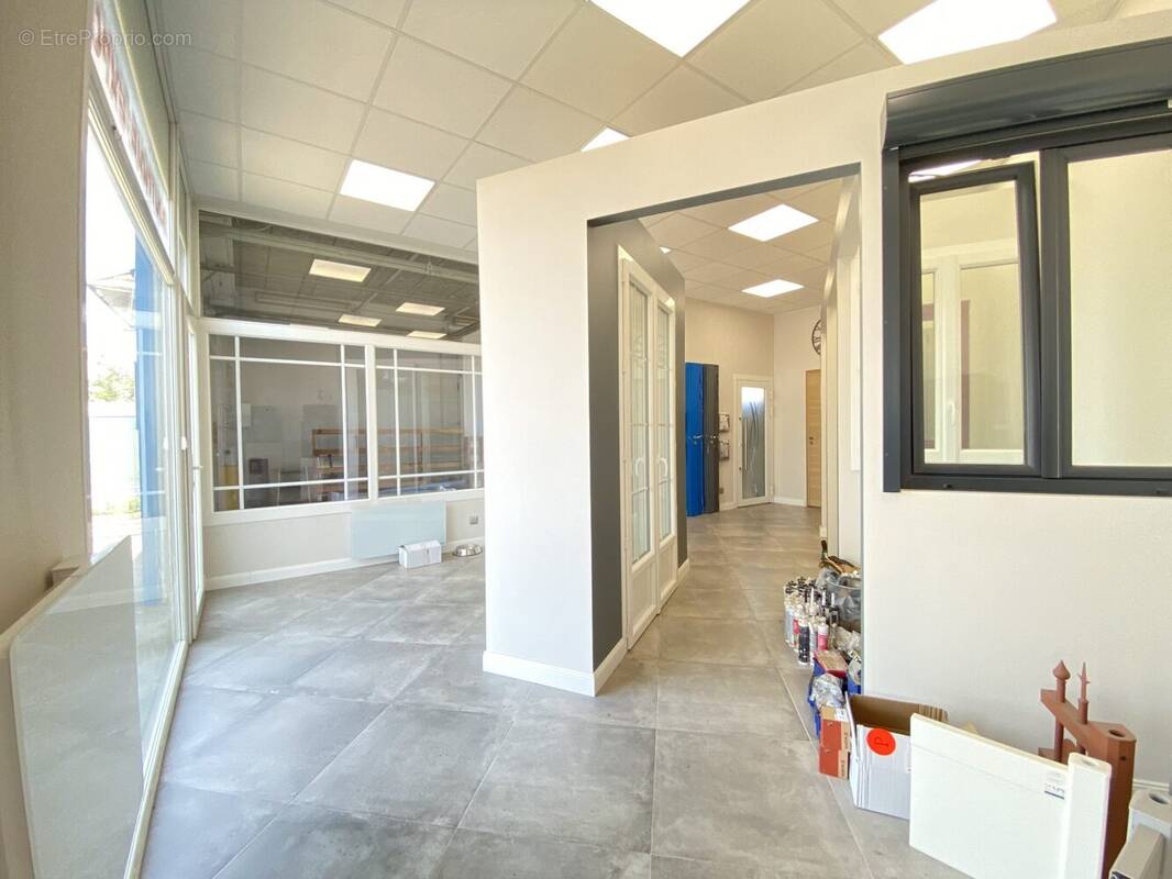 Commerce à VIGNEUX-SUR-SEINE